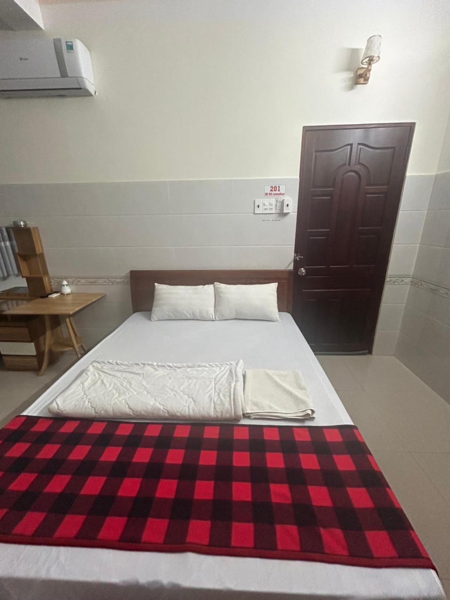 Hotel Anh Tuan Bac Lieu Bagian luar foto