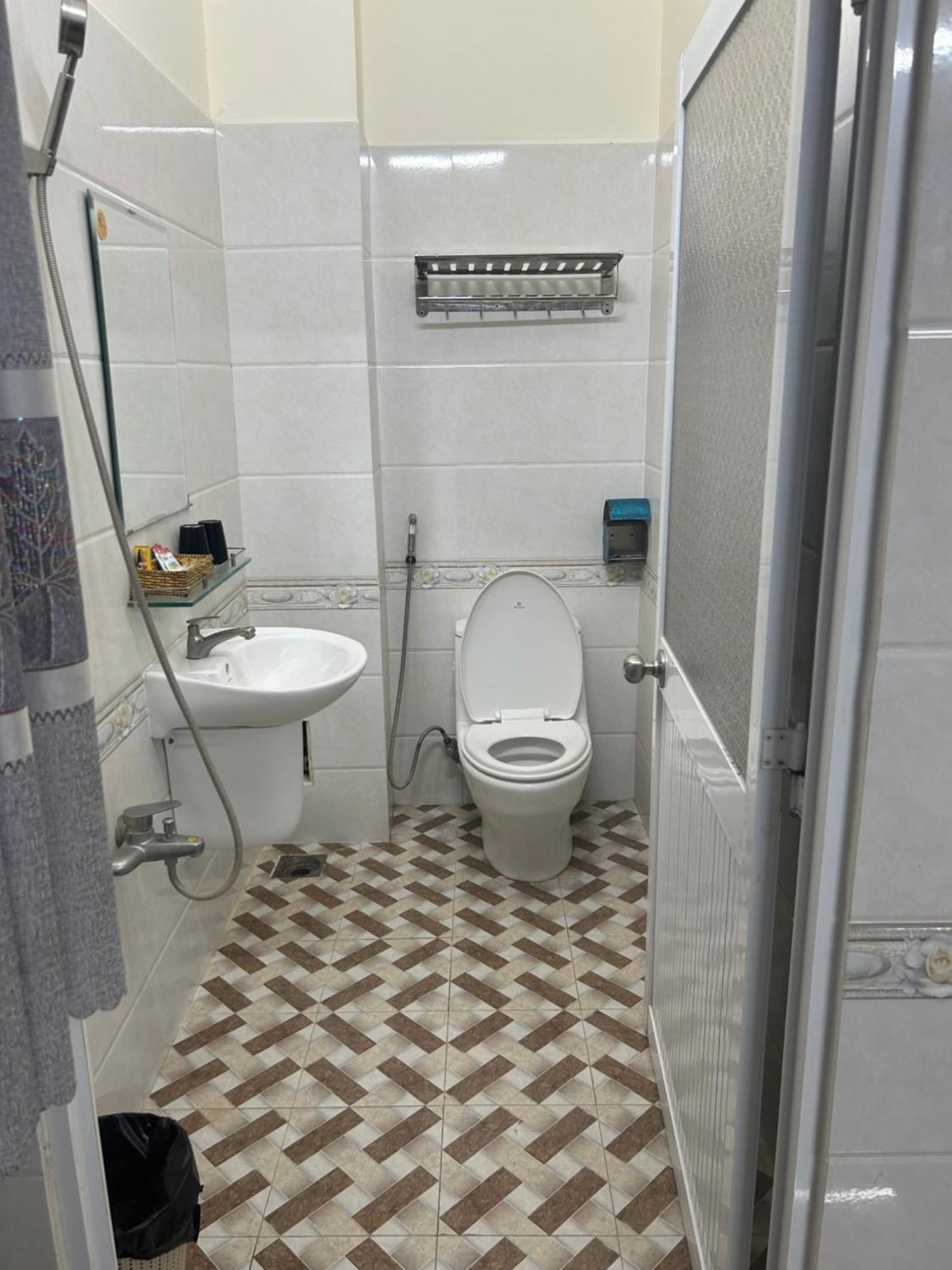 Hotel Anh Tuan Bac Lieu Bagian luar foto